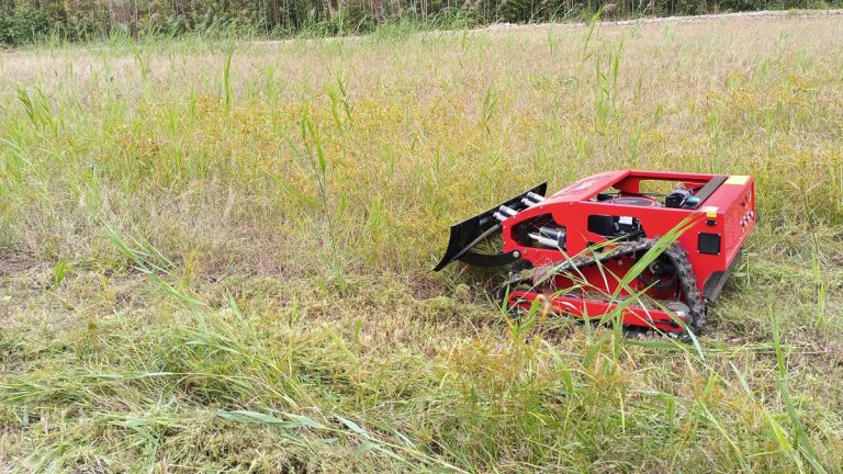 factory direct sales remote controlled weed cutter in China