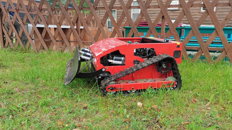 gasoline engine small size light weight self-powered dynamo wireless tracked lawn mower