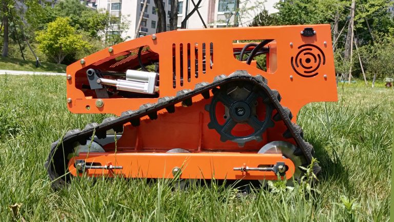 petrol self propelled customization color 500mm cutting width slope mower remote control