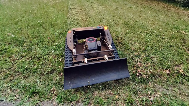 Vigorun lawn mower to tackle the steep slopes of a picturesque castle park in the Czech Republic